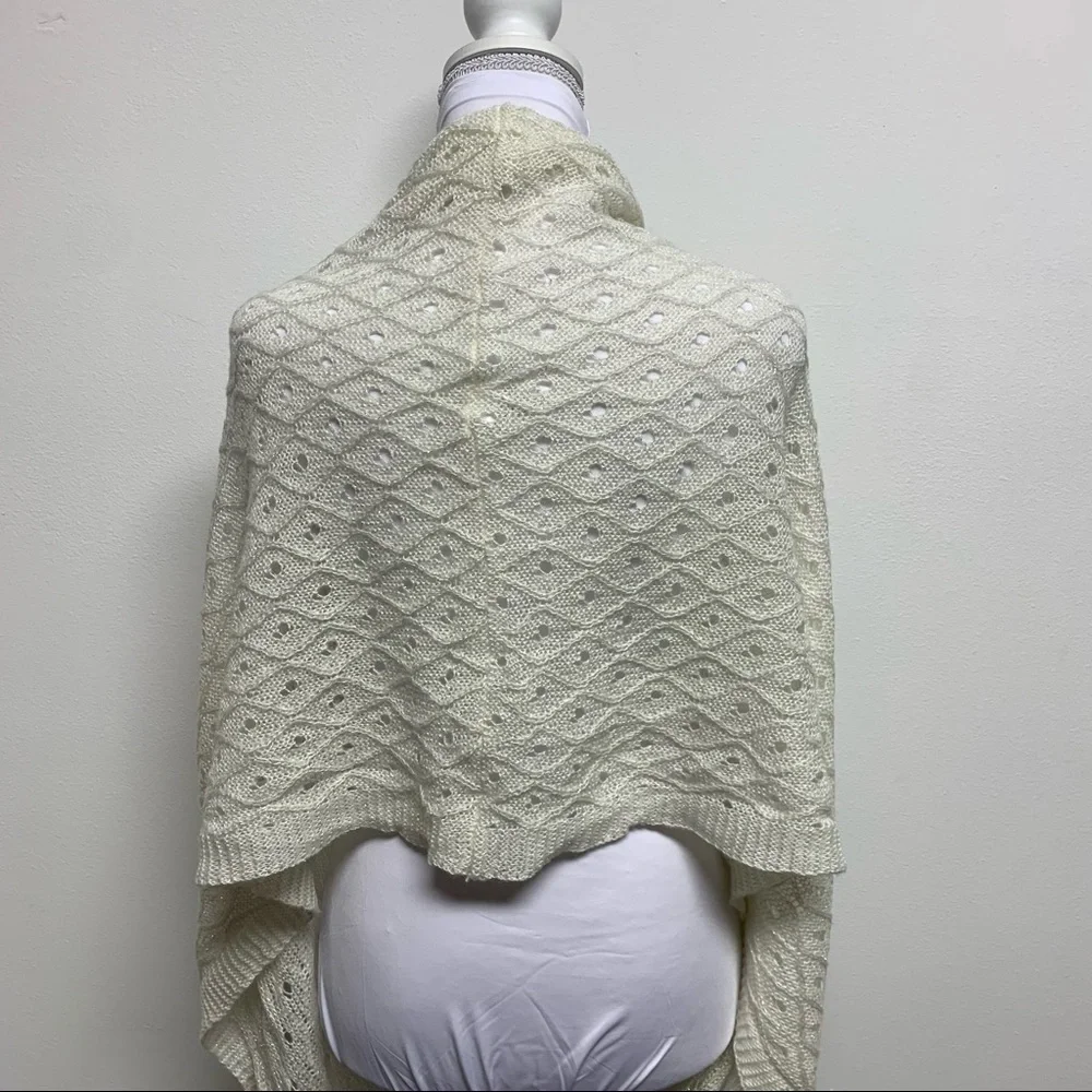Infinity Scarf Off-White/Cream Shimmer Thread Knit Women's 38